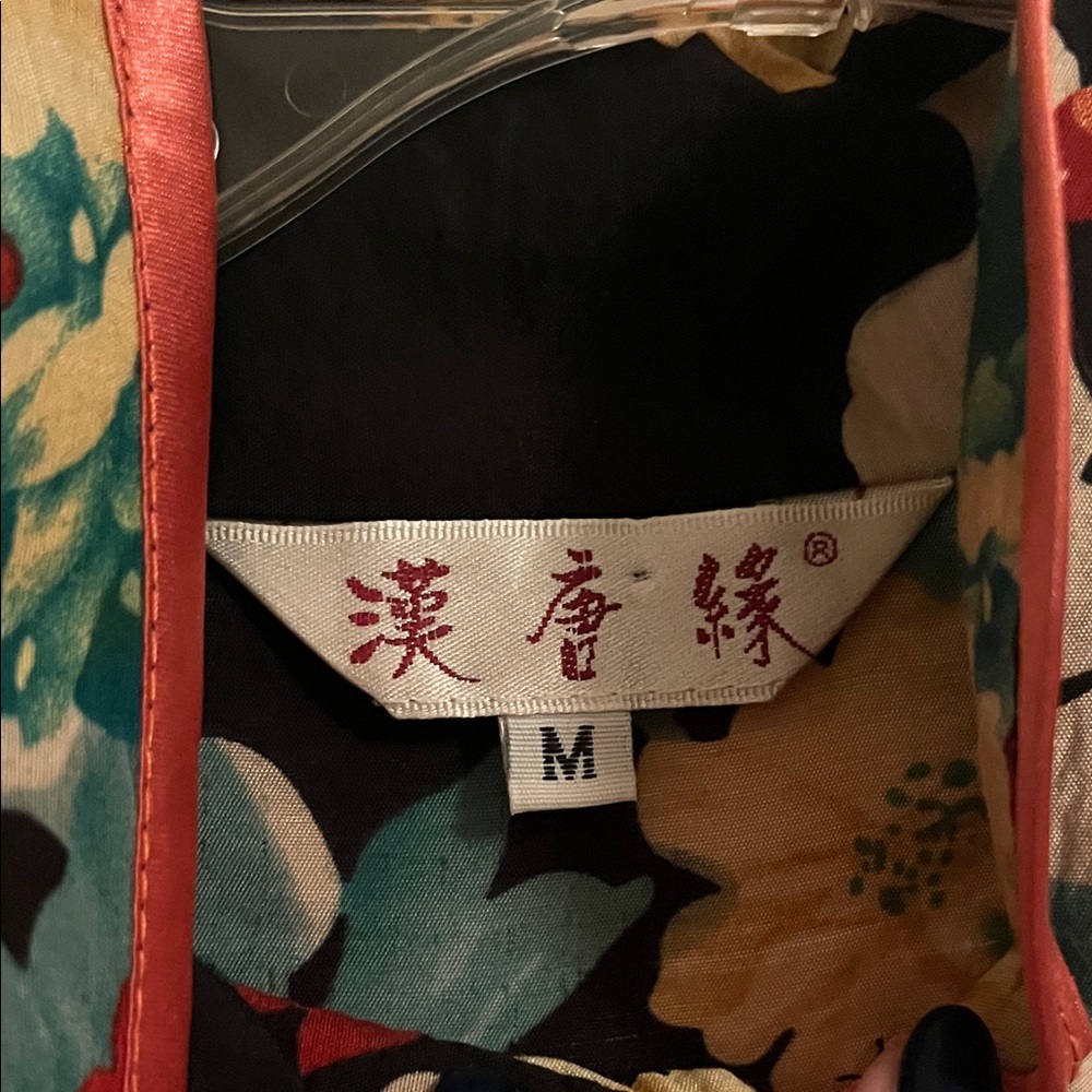 Source Unknown Black Floral Blouse with Pink Trim - Picture 2 of 3